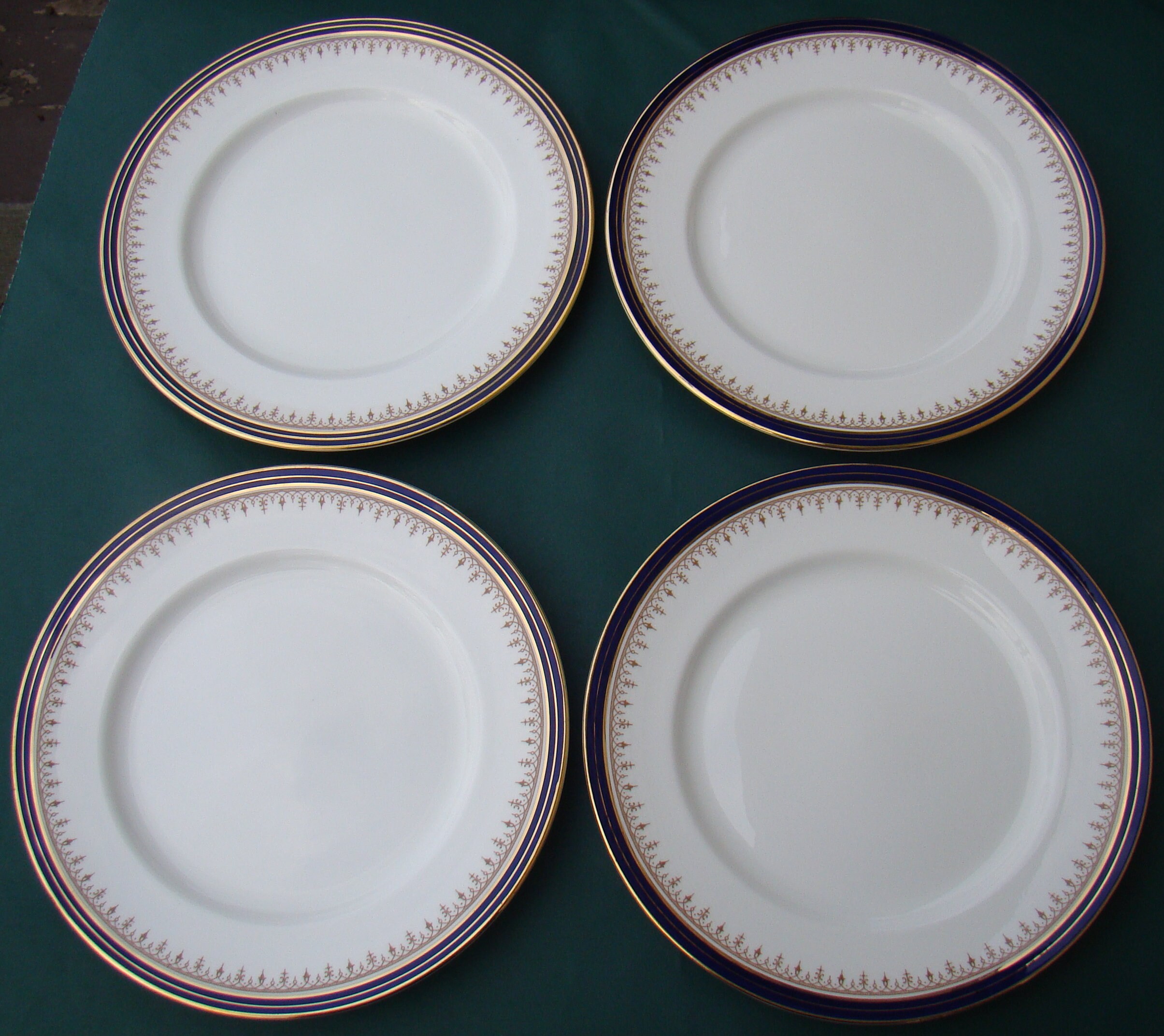 Aynsley 1646 LEIGHTON Fine English Bone China 4 Dinner Plates 10 5/8"