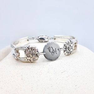 Women&#39;s bracelet, Original jewelry, Initials, Mom gift, Ecological jewelry, Vintage, Recycled, Design Eternally Yours 1941, Flowers, Utensils