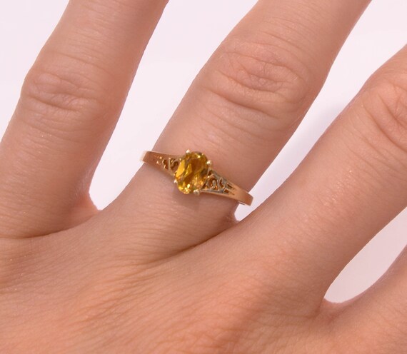10K Yellow Oval Stone Ring - image 1