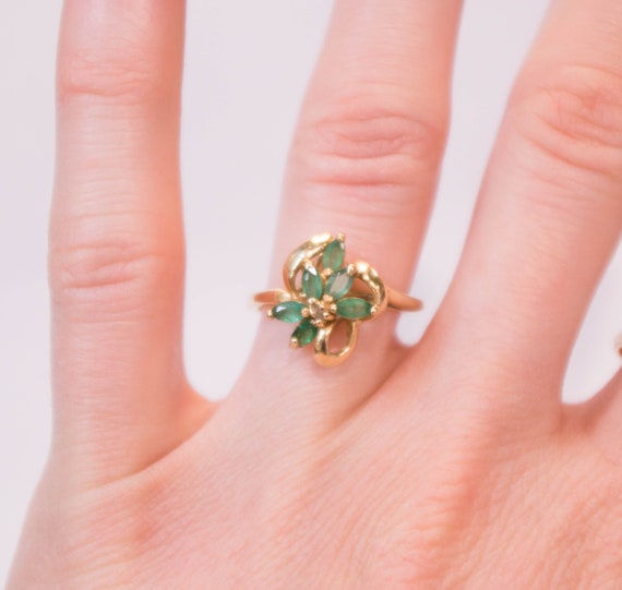 14KY Emerald Flower Ring - image 1