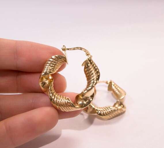 14K Ribbon Hoops