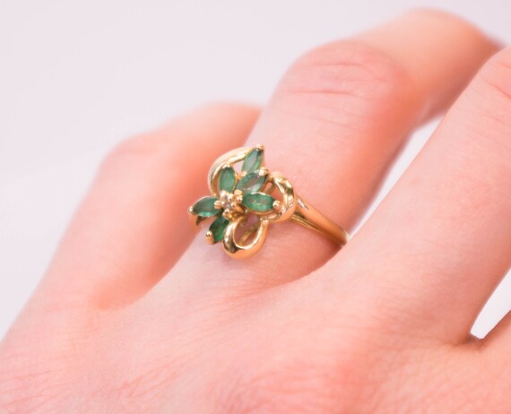 14KY Emerald Flower Ring - image 2