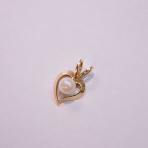 14K Pearl Heart Pendant