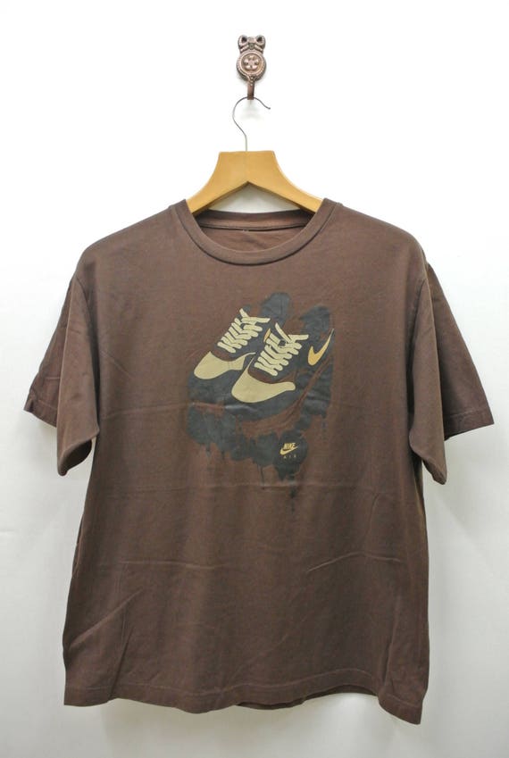 brown nike t shirt