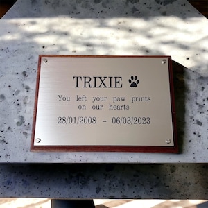 Memorial plaque on wooden mount, wall plaque, Memorial plaque, Wall plaque, Engraved sign, Engraved plaque
