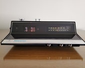 Fully Refurbished Vintage 1971 Magnavox 1R1736 Flip Clock AM FM Radio and Alarm