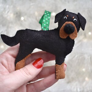 Handmade Felt Rottweiler Ornament // Rottweiler Christmas Ornament // Dog Holiday Decor zdjęcie 2