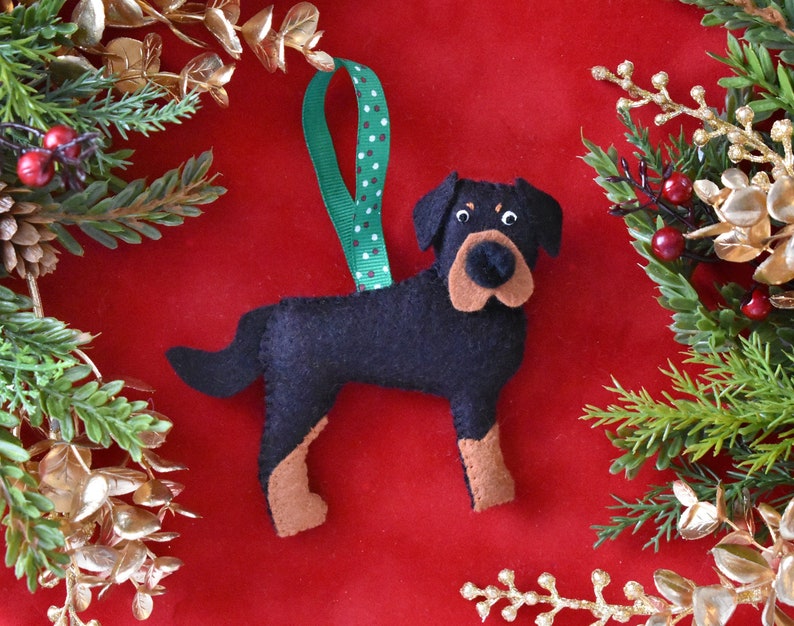 Handmade Felt Rottweiler Ornament // Rottweiler Christmas Ornament // Dog Holiday Decor zdjęcie 1