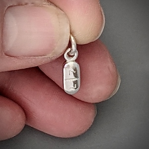 Levothyroxine M L7 charm | PillBling