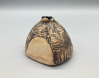 Hand Carved Ceramic Vase, Carved Pattern, Handmade Ceramics, Decorative Vase, Textured Vase