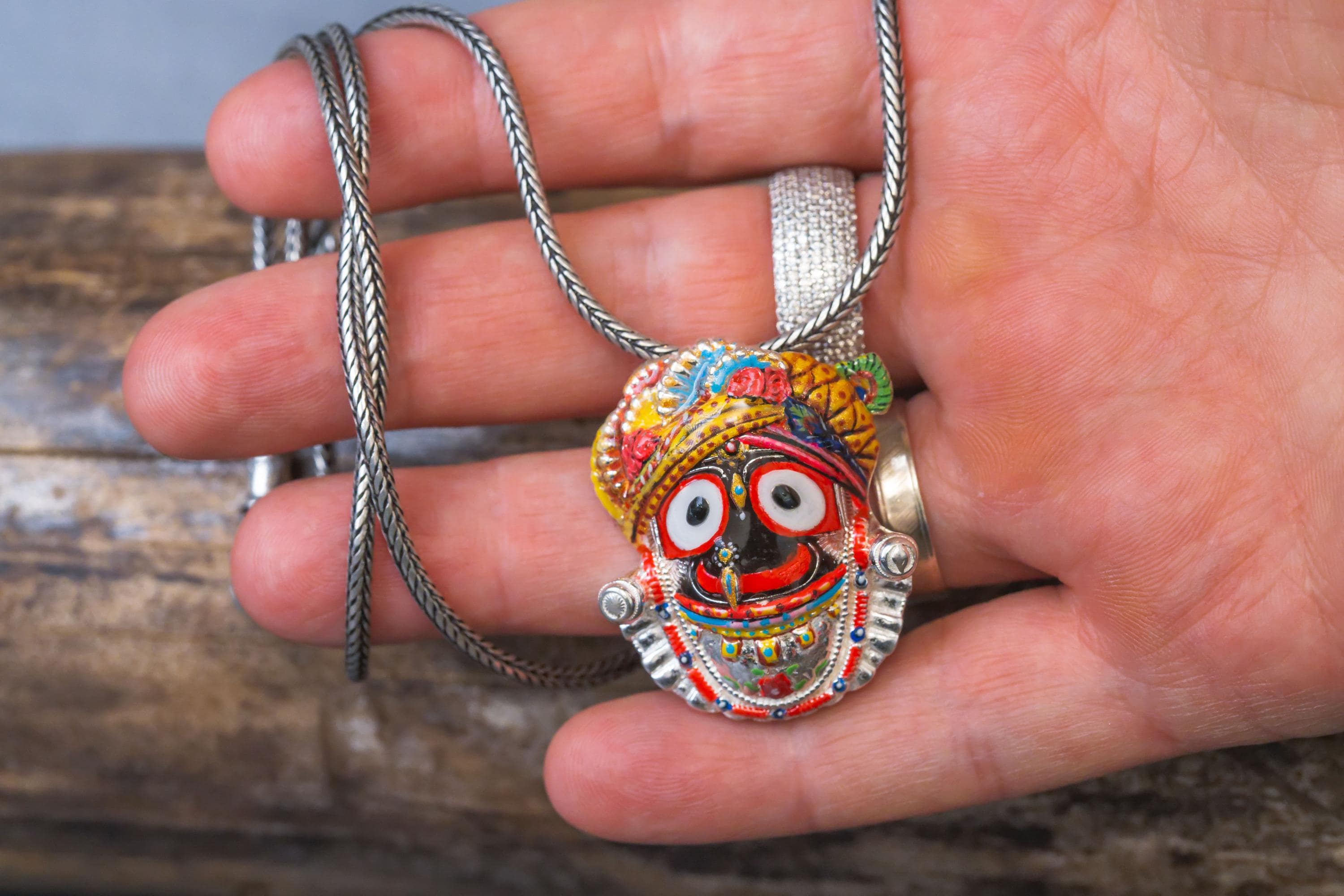 シルバー ジャガンナート ペンダント、シルバー チェーン付き 20