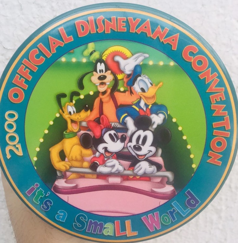 Vintage 2000 Disneyana Convention Button