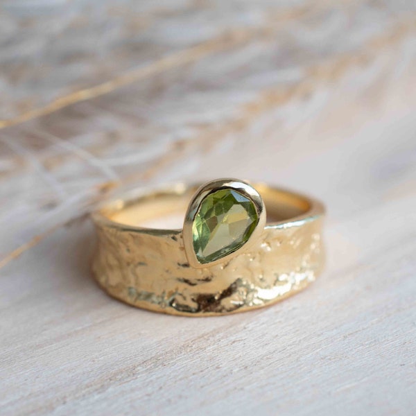 Peridot Gold Plated Ring *  Statement Ring * Gemstone Ring * Green Stone * Gold Ring  * Large Ring Statement * August Birthstone BJR288