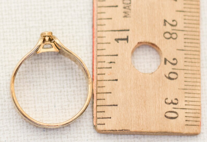 Ladies Ring Thick Banded Ring Vintage Ring Single Stone Ring Grandma Ring Size 7 34 Promise Ring Gold Avon Ring Elegant Ring