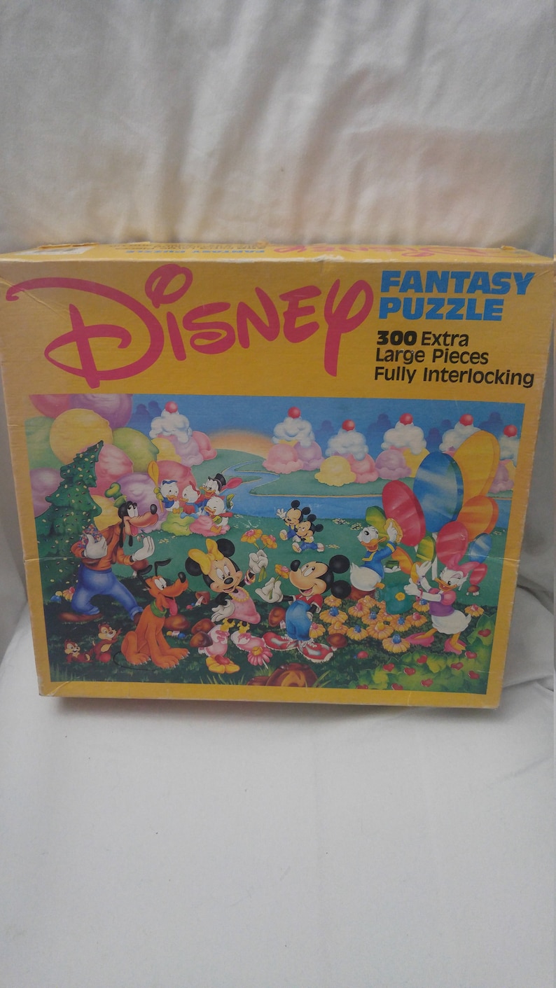 copyright 1980 Pluto 300 Piece Floor Puzzle Minnie Donald Goofy Vintage Disney Fantasy Puzzle with Mickey