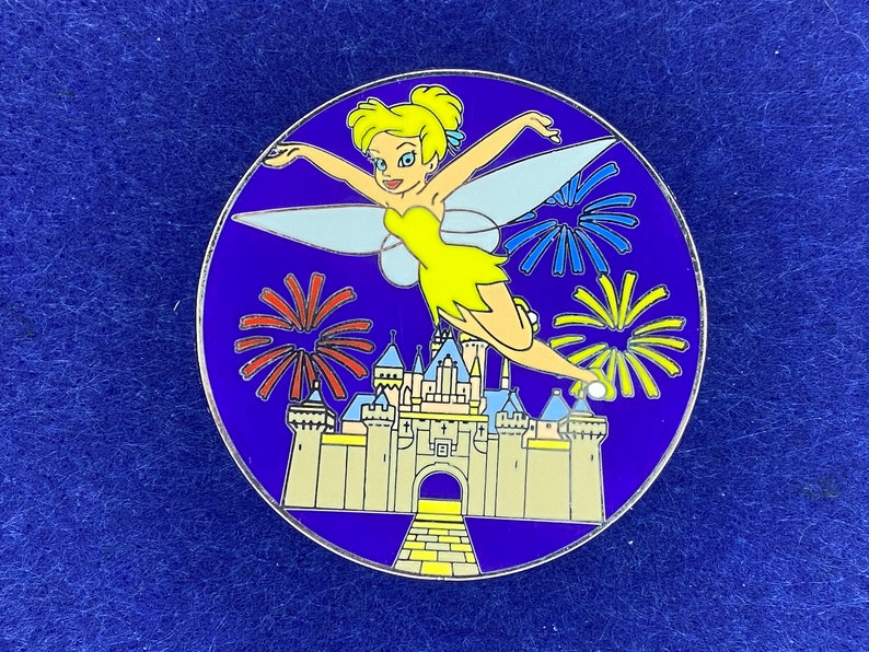 Tinker Bell Flying Disney Fantasy Pin image 1