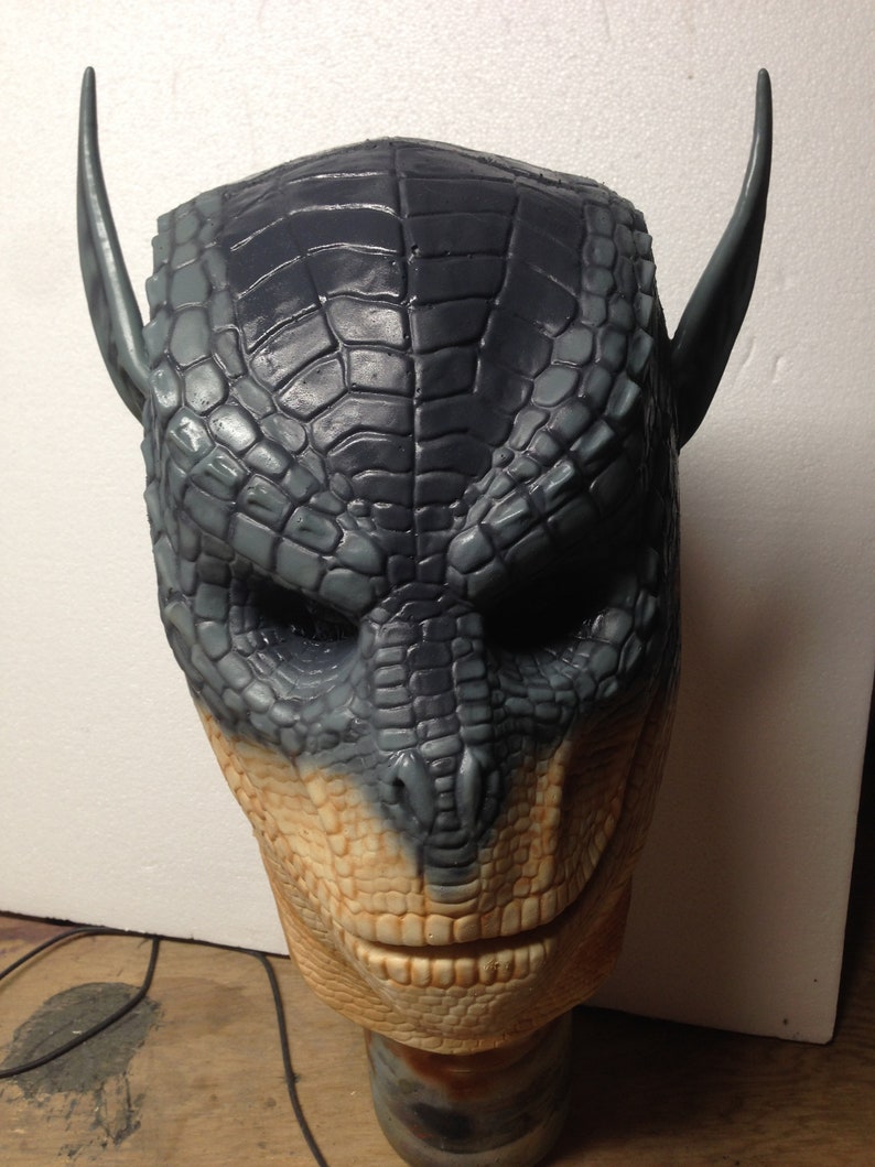 Painted Reptilian Mask Wearable Costume Piece image 4