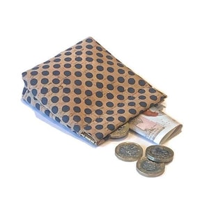 Monedero de corcho ecológico con lunares, monedero de cuero vegano, regalo hecho a mano para ella