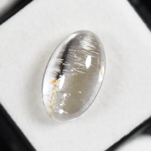 Brookit mit Eisenoxid in Quarz, seltenes hochwertiges Material aus Brasilien mit zahlreichen Einschlüssen