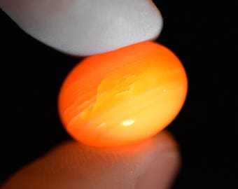 HOKKAIDOITE! Nieuwe vondst uit Japan, zeldzame toevoeging aan opaal, UV-reactief! Gepolijste cabochon, uiterst zeldzaam