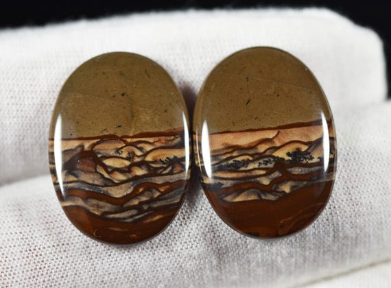 Deschutes Jasper pair, top grade material from Oregon