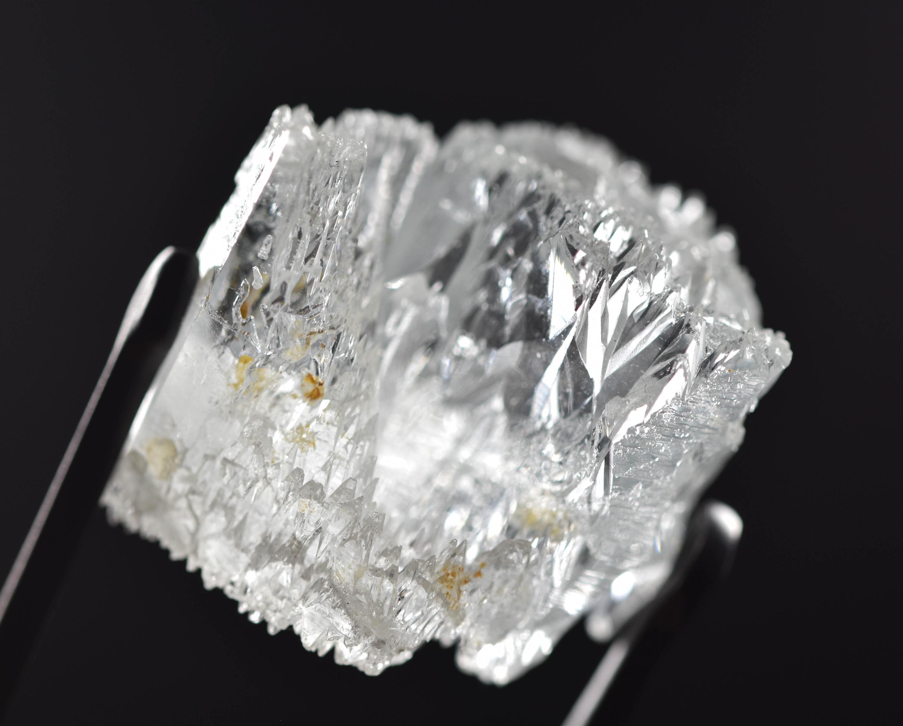 スカルドゥ（パキスタン）産のエッチングされたアクアマリンクリスタル