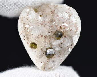 Uvite/Magnesite cabochon, one of a kind, natural material from Brazil!
