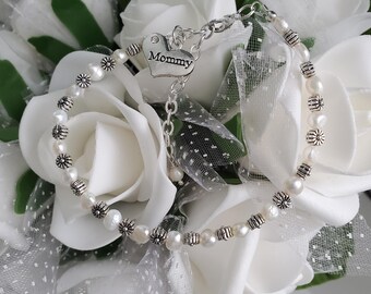 Mommy Fresh Water Pearl Daisy Bracelet, Meaningful Birthday Mother's Day Gifts, Present Ideas For Mom, Mum Jewelry