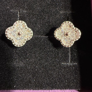 clover stud earrings