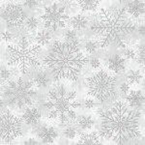 Könnte beinhalten: Ein nahtloses Muster aus weißen Schneeflocken auf weißem Hintergrund.