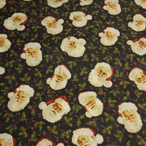 Weihnachtsmann Köpfe Quilt Stoff von Maywood Studios