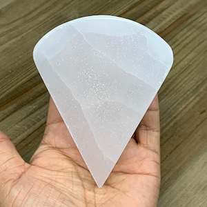 1 Piece, 180-190 Grams, 4&quot;x 3.3&quot;, White Selenite Crystal Cheese Slice, White Selenite, Home Decor, Healing Crystal,Reiki Tool, Collectible