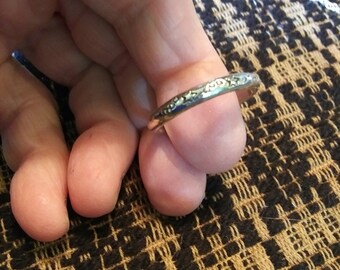 Anillo de estilo banda de boda hecho a mano en plata esterlina tamaño 12 1/2