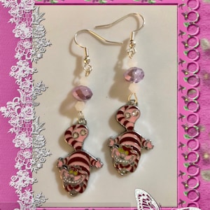 Cheshire Cat  Earrings, Disney Vacation Earrings, Alice in Wonderland Earrings, Disney Jewellery,Gift for her