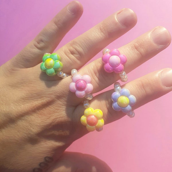 90s Y2K Flower Pearl Ring