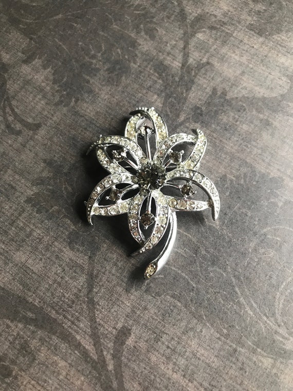Sarah Coventry Flower Brooch, Antique Silver Broo… - image 1