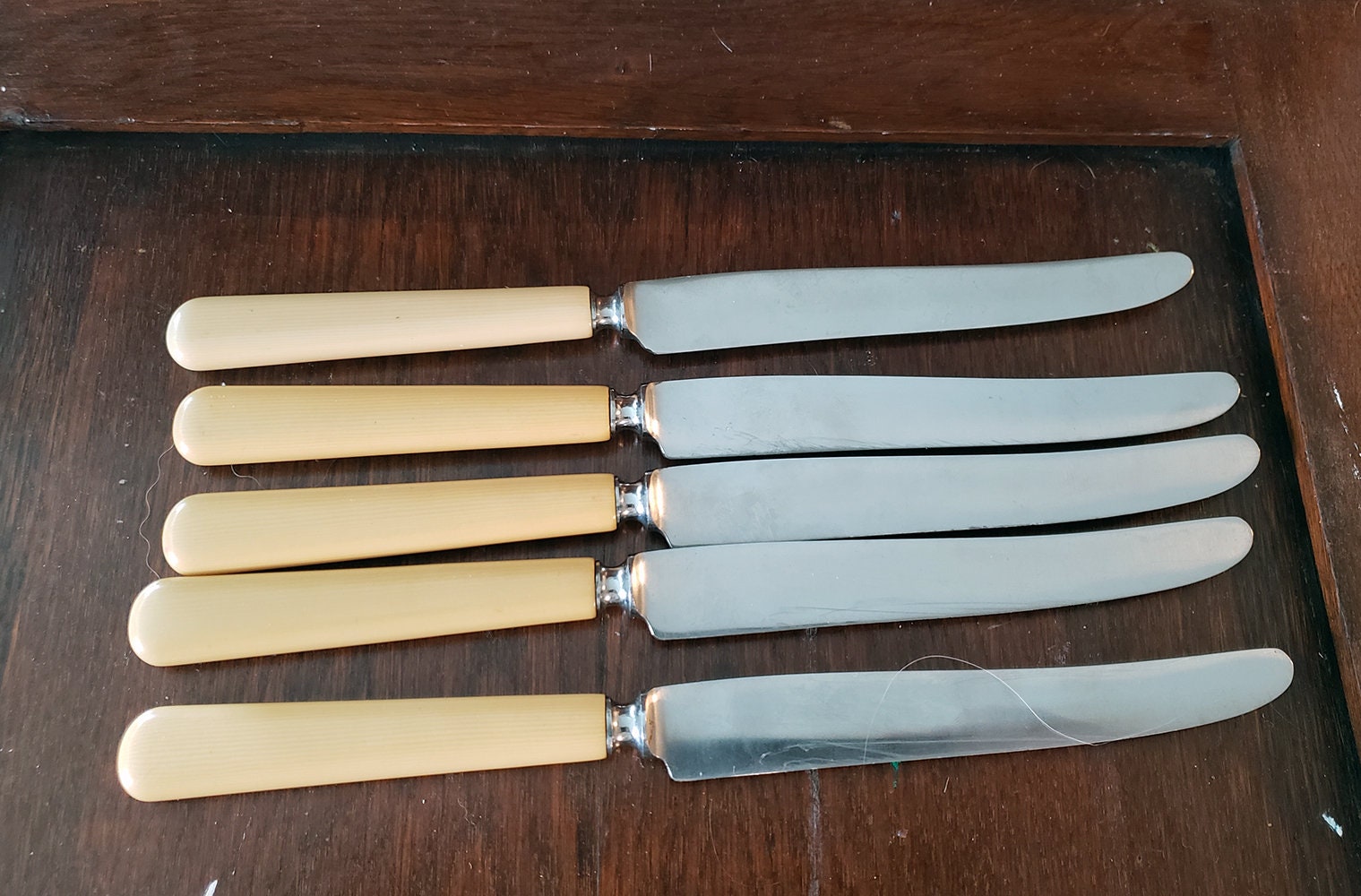Vintage E.C. Simmons Keen Kutter Off-white Bakelite Handled Dinner Knives X  5 