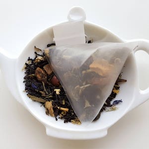 Sugar Plum Tea in Pyramid Sachets (2 Tins)