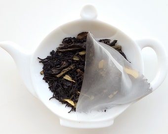 Season's Greetings Tea in Pyramid Sachets