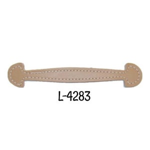 Peut inclure: Une poignée en cuir brun clair avec des bords cousus. La poignée est en forme de rectangle arrondi avec des extrémités arrondies. Le texte "L-4283" est imprimé sous la poignée.