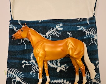 LG Model Horse Pouch, for Traditional sized Breyer and Stone model horses