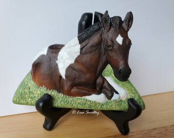 Cinder, Unpainted White Resin Model Horse Medallion sculped by Lisa Smalley