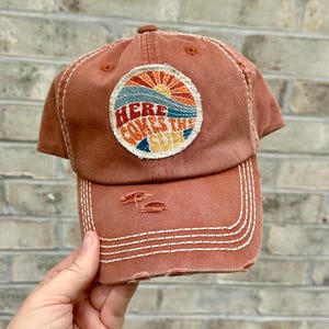 Here Comes the Sun-hoed met patch: verweerd katoen, vintage stijl