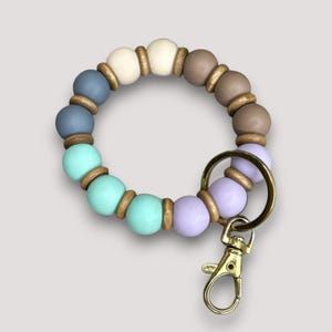 Stretchy Wristlet Keychain: Coordinating Neutral Colors, Silicone and Wood Bead Bracelet