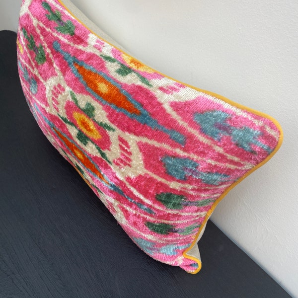 Cushion Ikat Pink main image 1