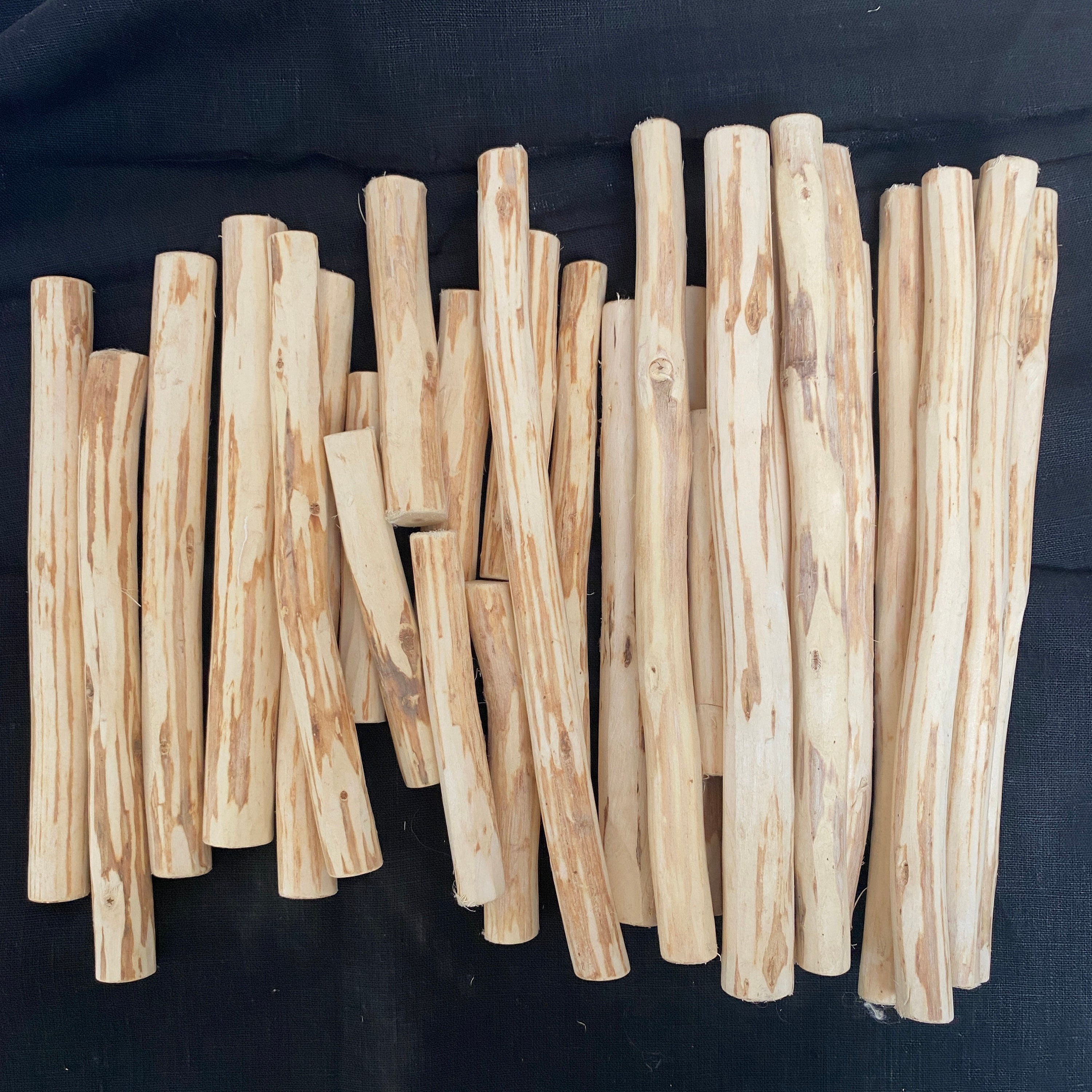 20 varillas de madera para macramé de madera de 1/2 x 12 pulgadas, palos  redondos de madera para manualidades, palos de madera dura sin terminar  para