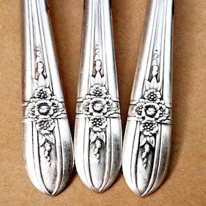 1941 TRIUMPH Silver Plate Flatware, Vintage Floral Silverware, Rogers Xtra Plate, Kitchen Dining, Home Decor, Replacements, Jewelry Craft