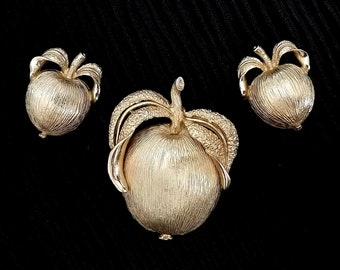 Vintage Sarah Coventry Apple Brooch Pendant and Earrings: Brushed Gold Adam's Delight Set