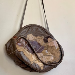 1980s Statement Vintage Handbag With Crossbody Styling in Textured Leathers