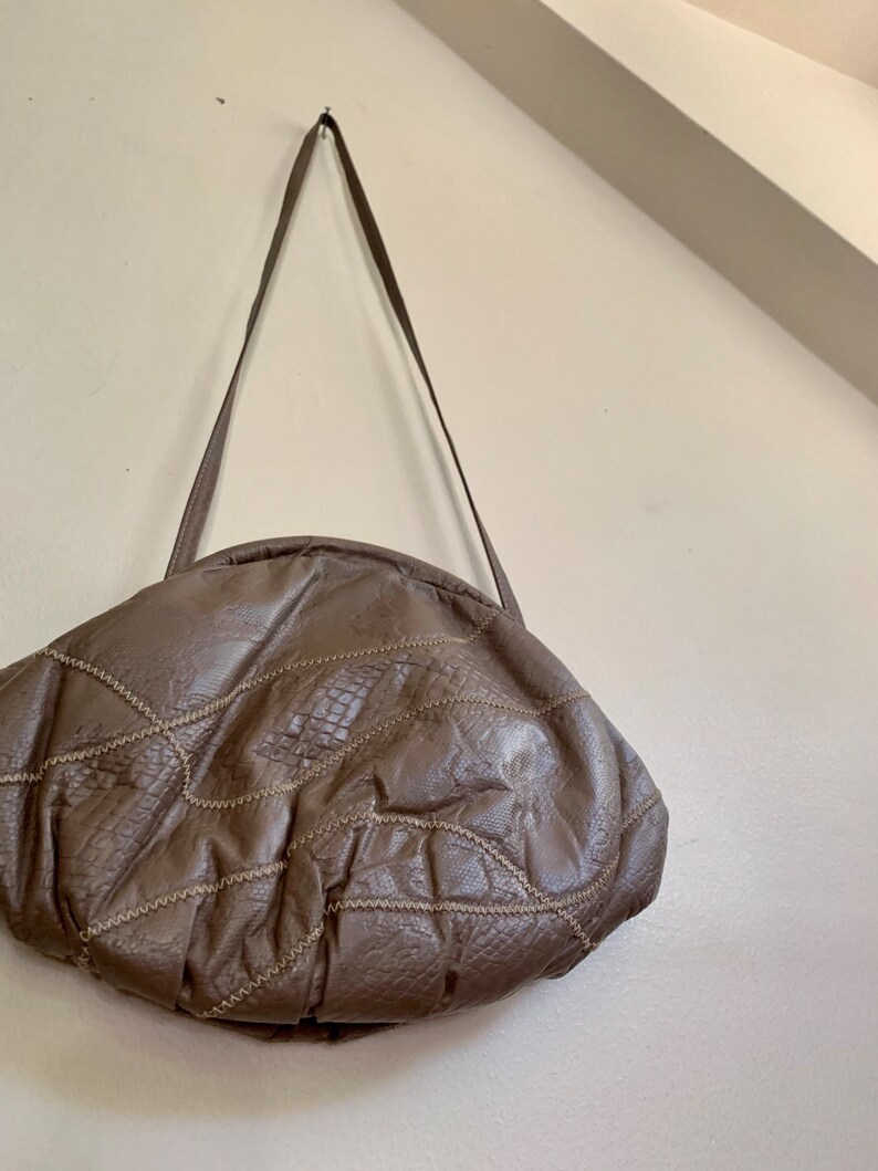 1980s Statement Vintage Handbag With Crossbody Styling in Textured Leathers